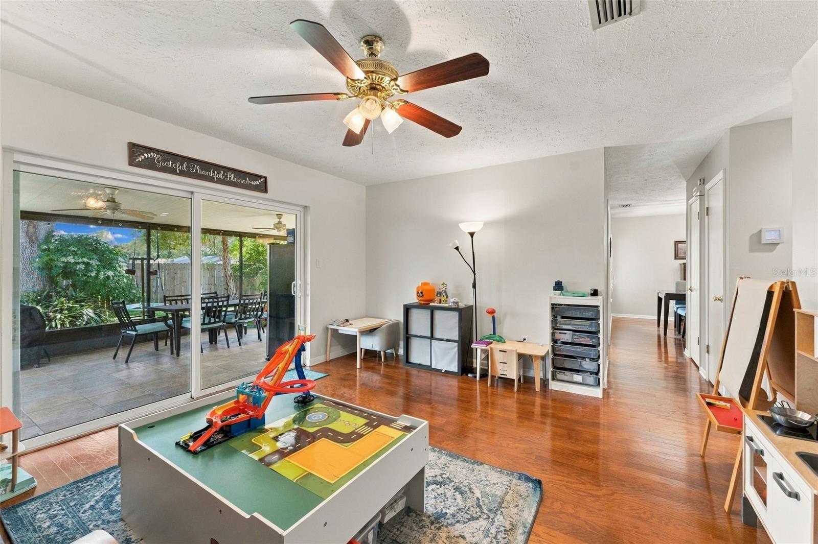 15801 COUNTRY LAKE DRIVE, Tampa, FL 33624