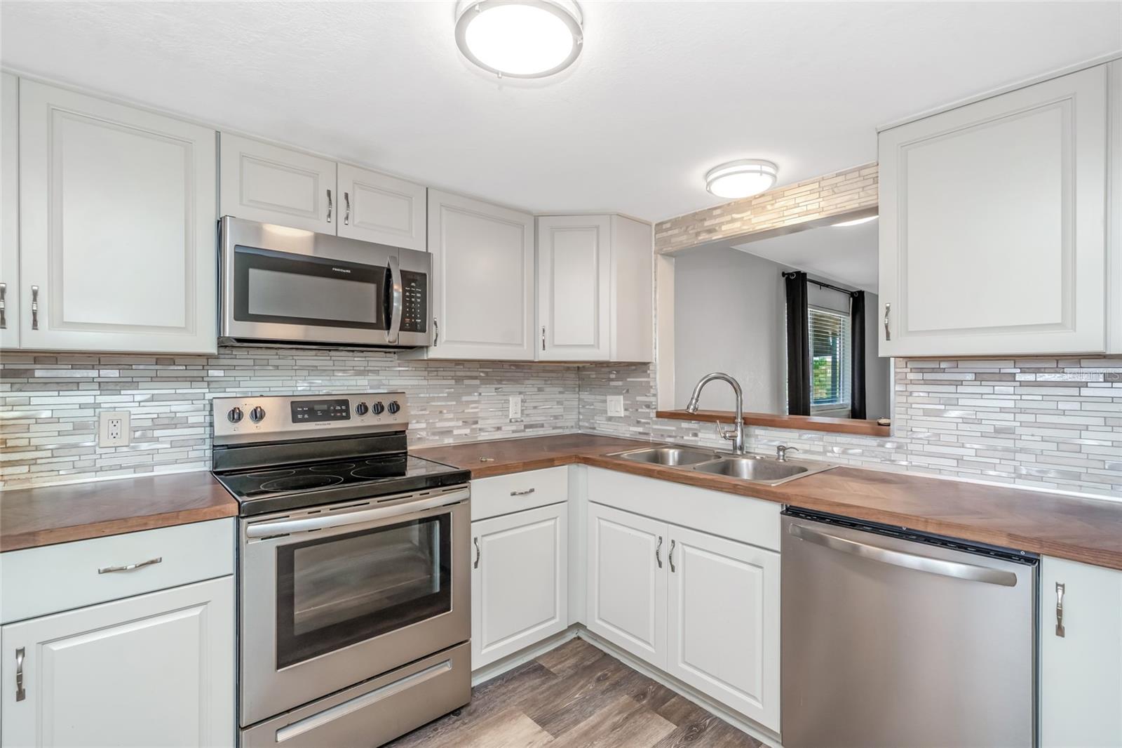6308 NEWTOWN CIRCLE, #8C1, Tampa, FL 33615