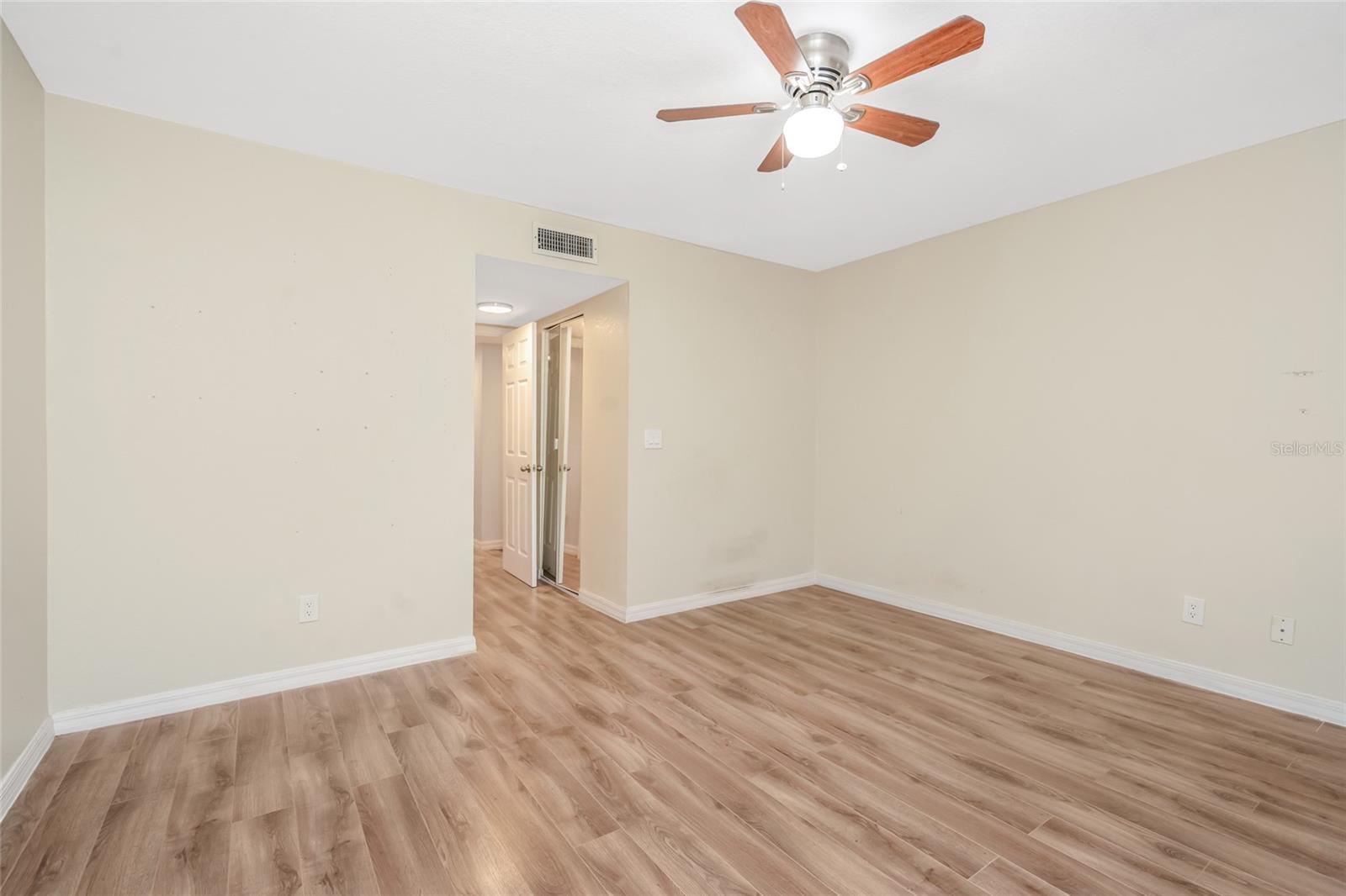 6308 NEWTOWN CIRCLE, #8C1, Tampa, FL 33615