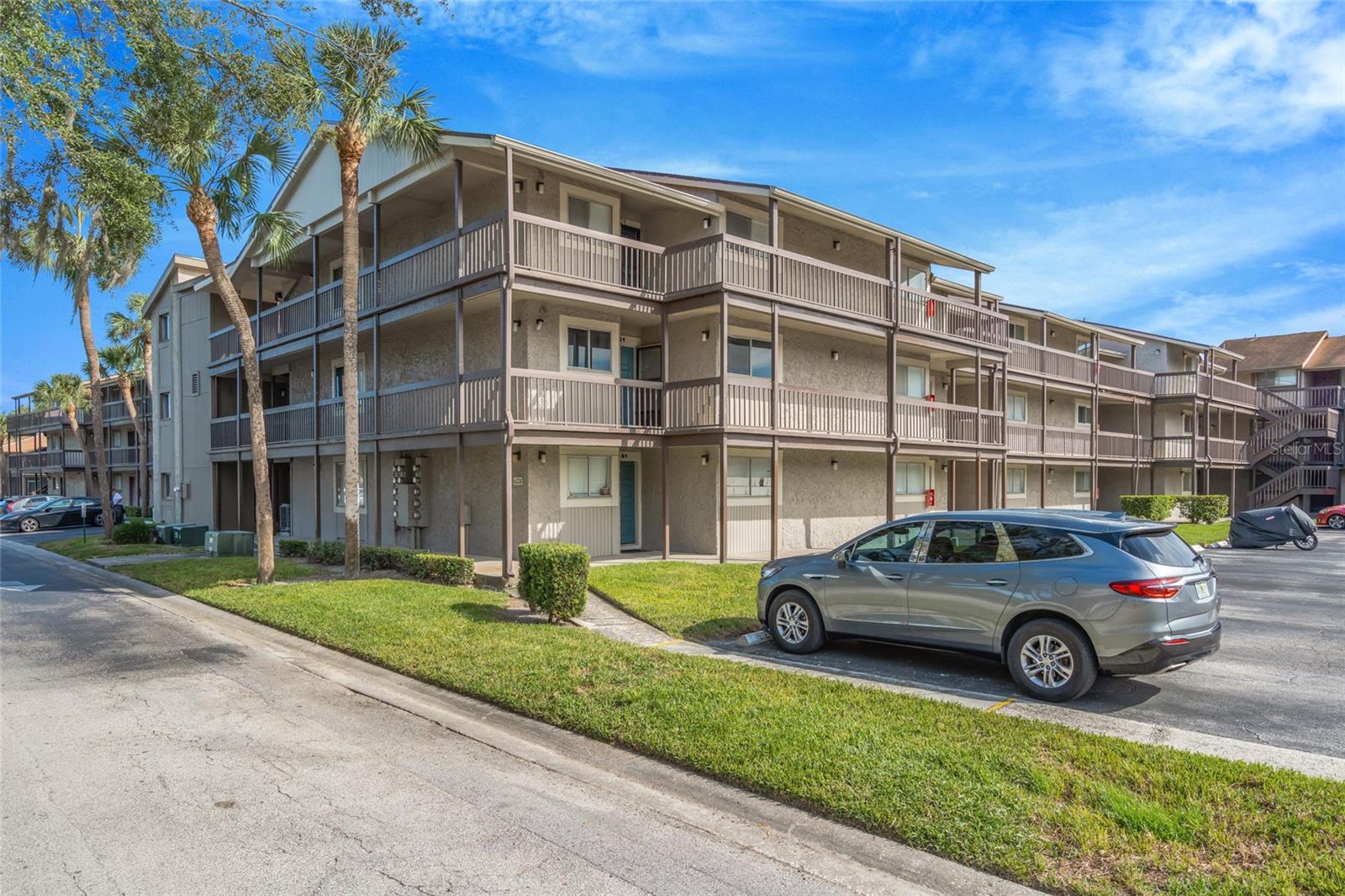 6308 NEWTOWN CIRCLE, #8C1, Tampa, FL 33615 6308 NEWTOWN CIRCLE, #8C1, Tampa, FL 33615