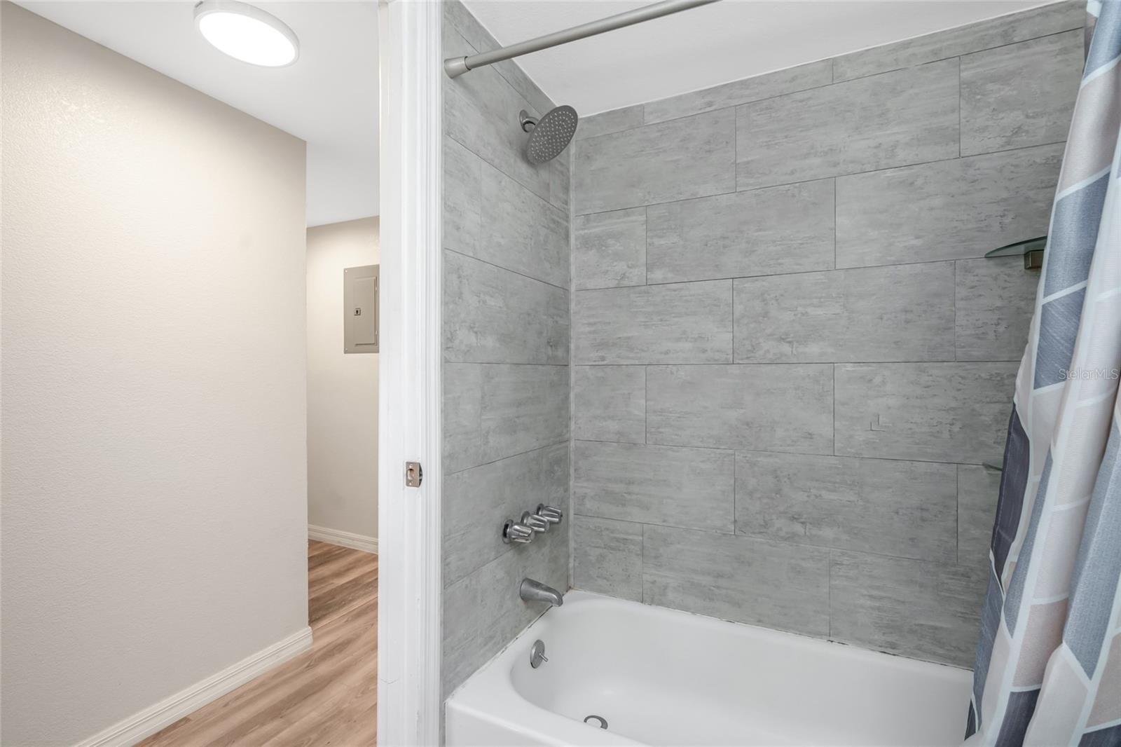 6308 NEWTOWN CIRCLE, #8C1, Tampa, FL 33615
