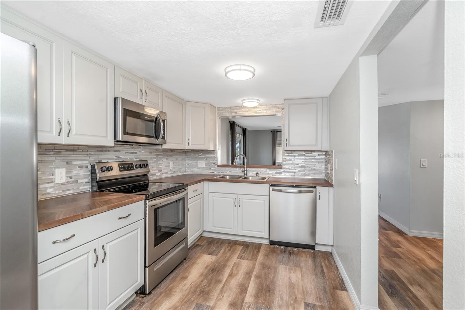 6308 NEWTOWN CIRCLE, #8C1, Tampa, FL 33615 6308 NEWTOWN CIRCLE, #8C1, Tampa, FL 33615