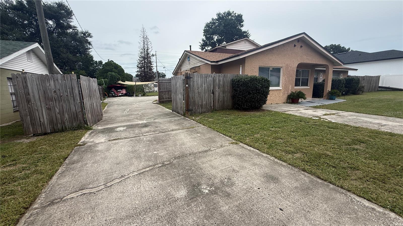 1607 WRIGHT DRIVE, Lakeland, FL 33805