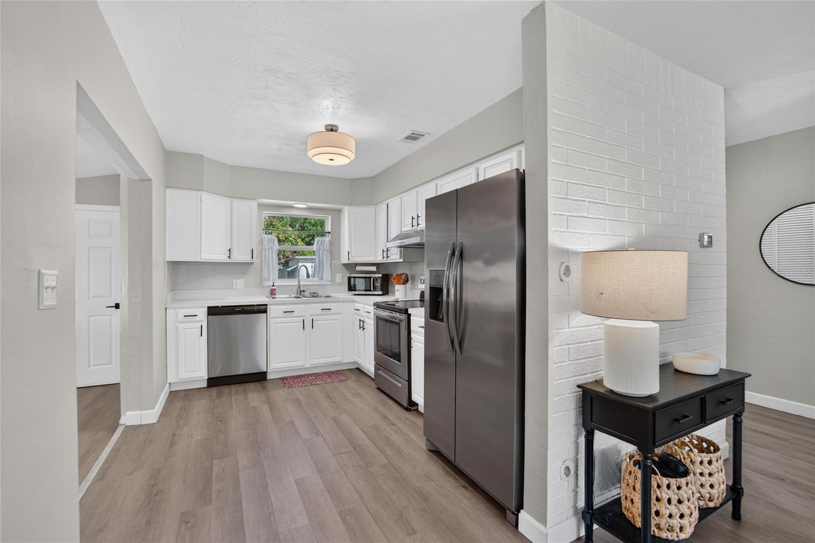 835 54TH AVENUE N, St Petersburg, FL 33703