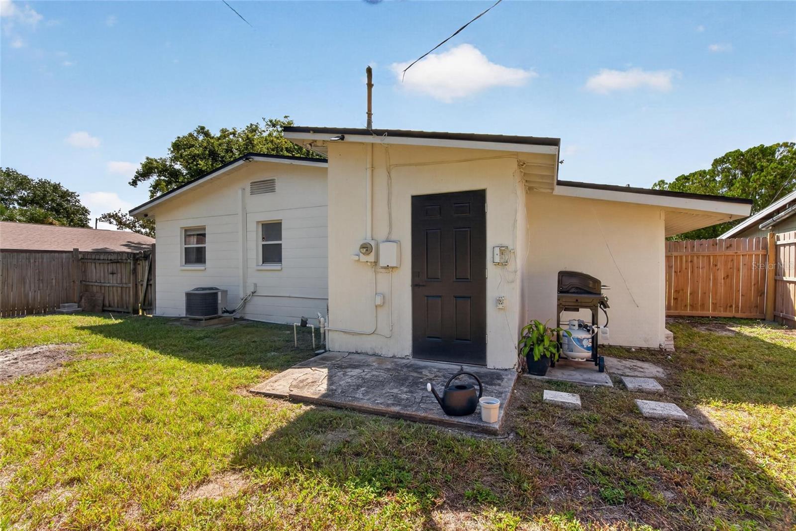 835 54TH AVENUE N, St Petersburg, FL 33703
