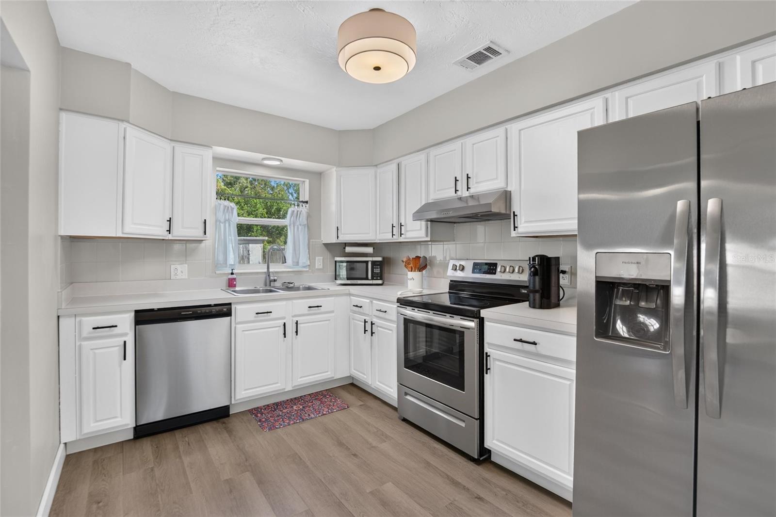 835 54TH AVENUE N, St Petersburg, FL 33703