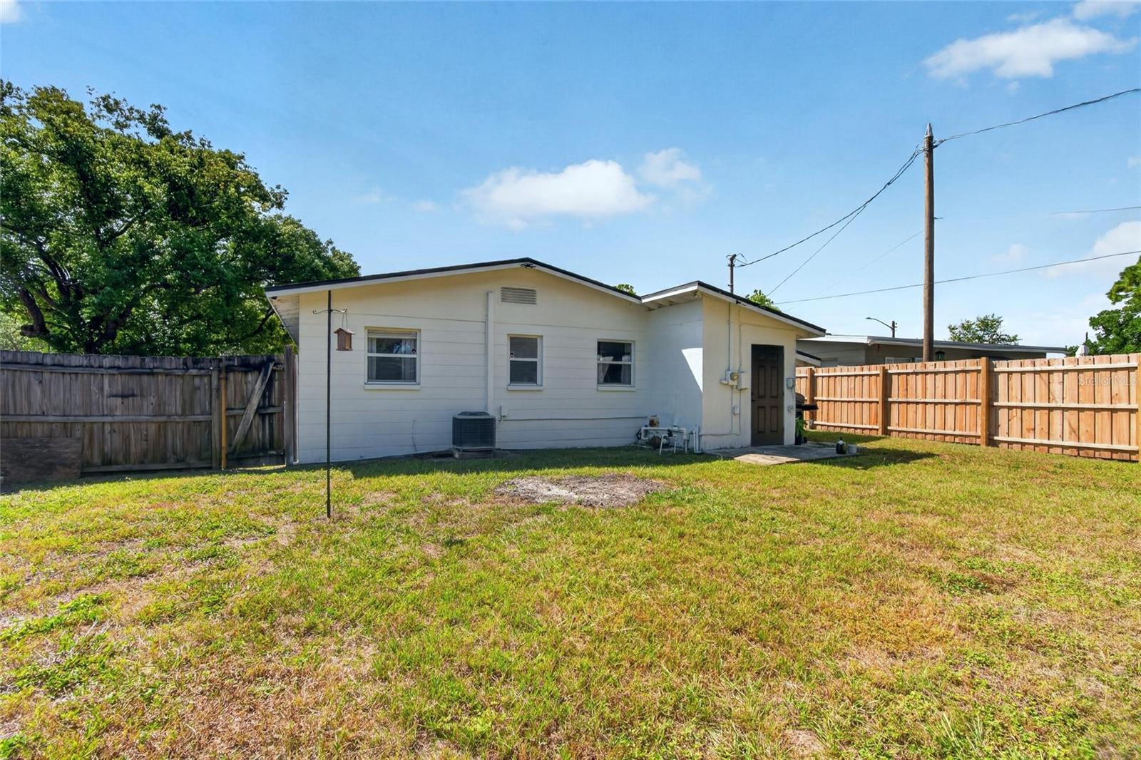 835 54TH AVENUE N, St Petersburg, FL 33703