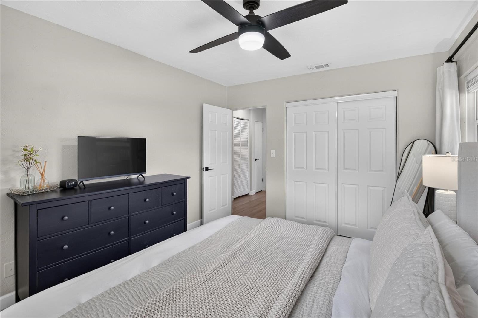 835 54TH AVENUE N, St Petersburg, FL 33703