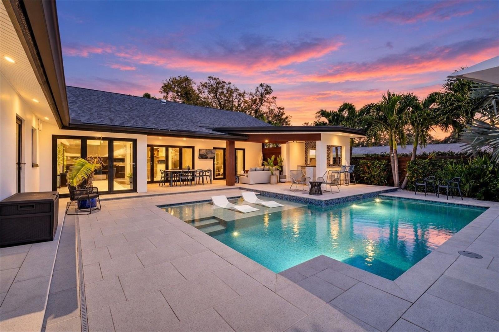 531 RAFAEL BOULEVARD NE, St Petersburg, FL 33704
