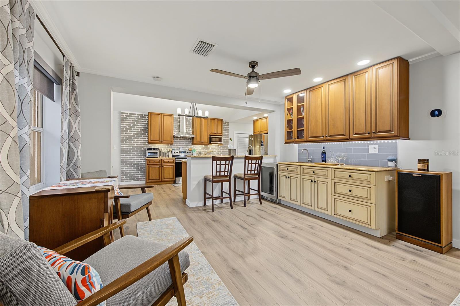 1402 NEBRASKA AVENUE, Palm Harbor, FL 34683