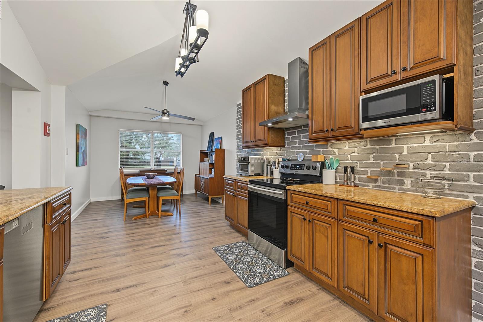 1402 NEBRASKA AVENUE, Palm Harbor, FL 34683