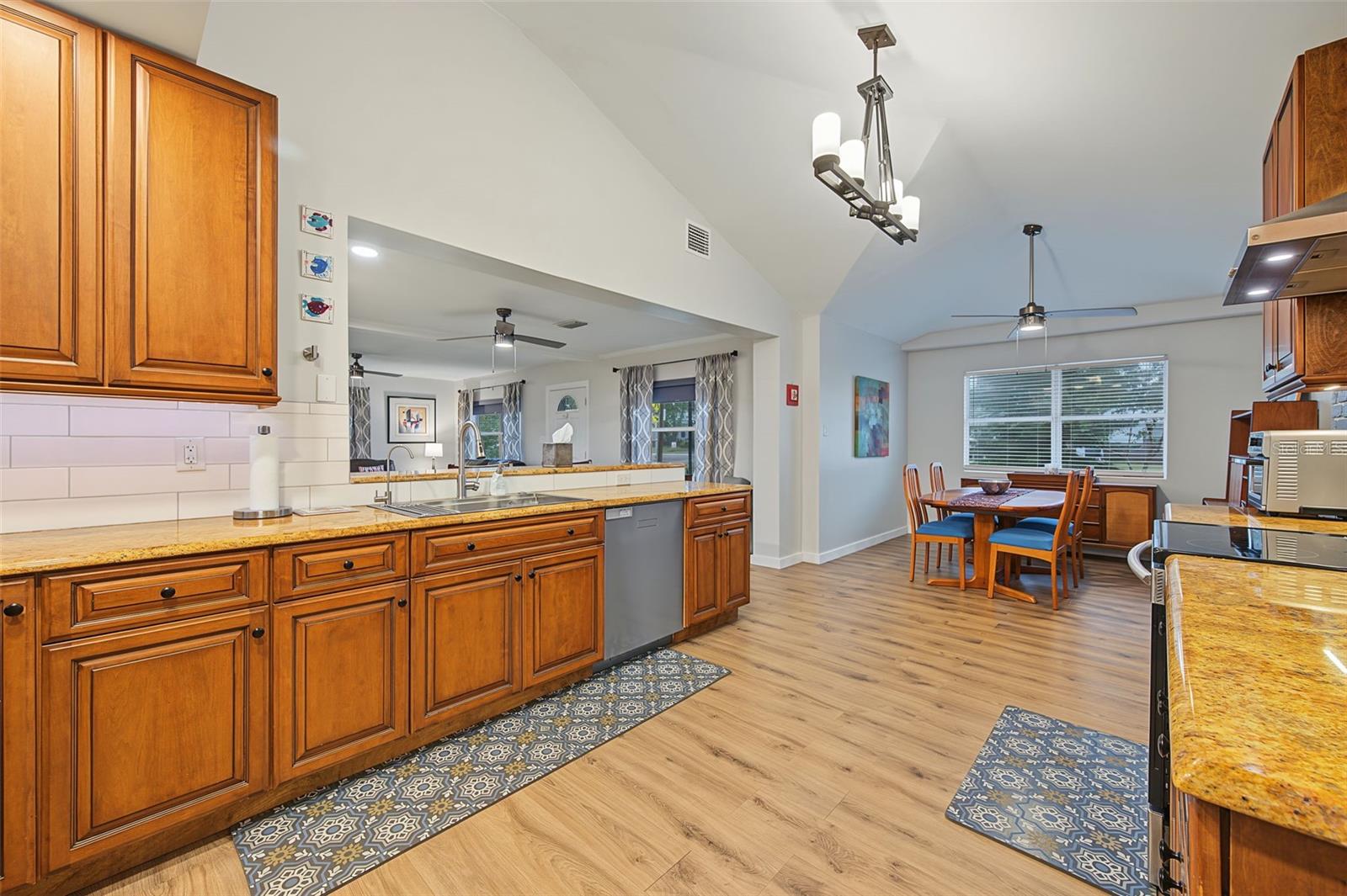 1402 NEBRASKA AVENUE, Palm Harbor, FL 34683