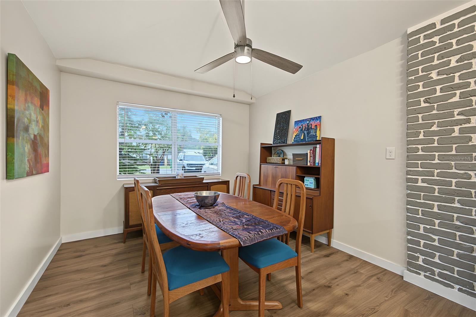 Eat In Kitchen area