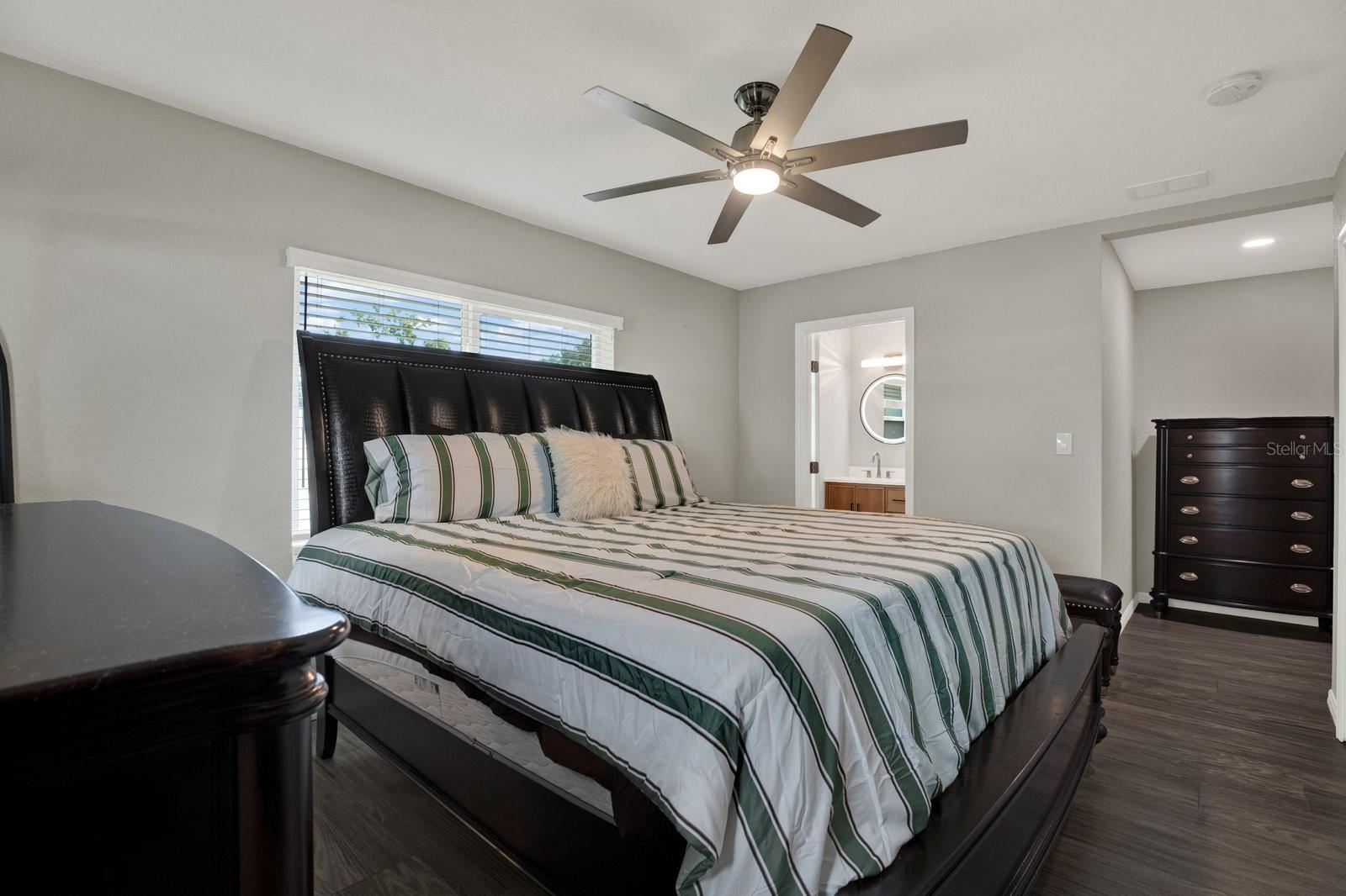 1000 59TH AVENUE S, St Petersburg, FL 33705