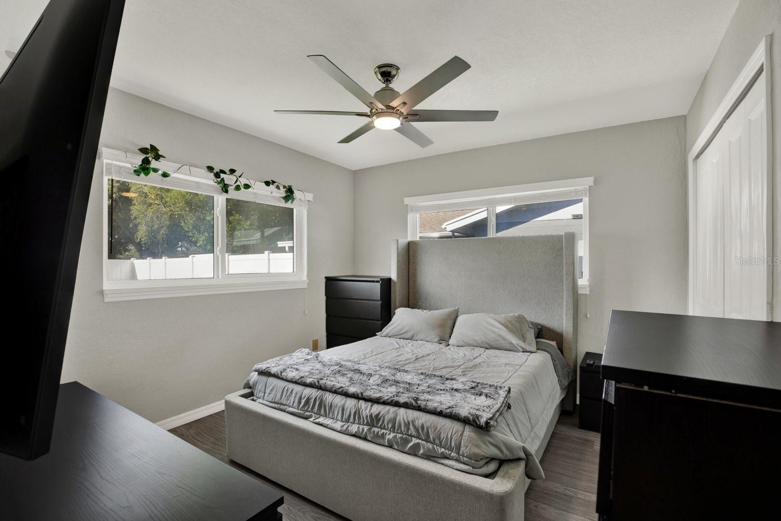 1000 59TH AVENUE S, St Petersburg, FL 33705