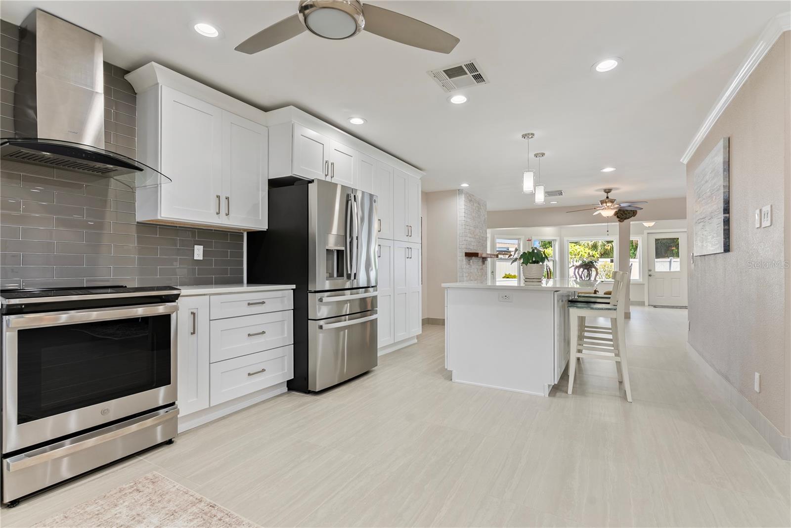 404 HARBOR DRIVE S, Indian Rocks Beach, FL 33785