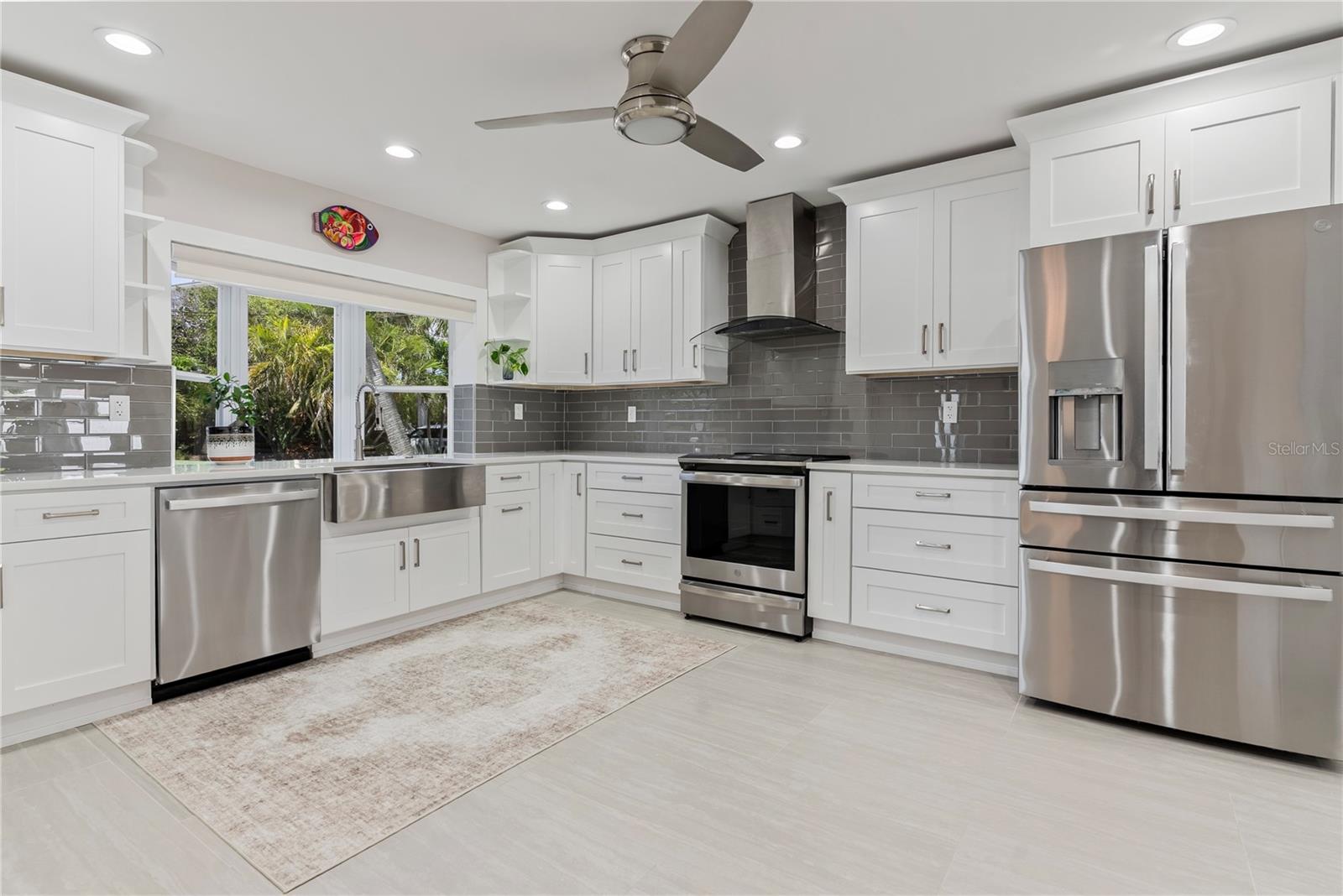 404 HARBOR DRIVE S, Indian Rocks Beach, FL 33785