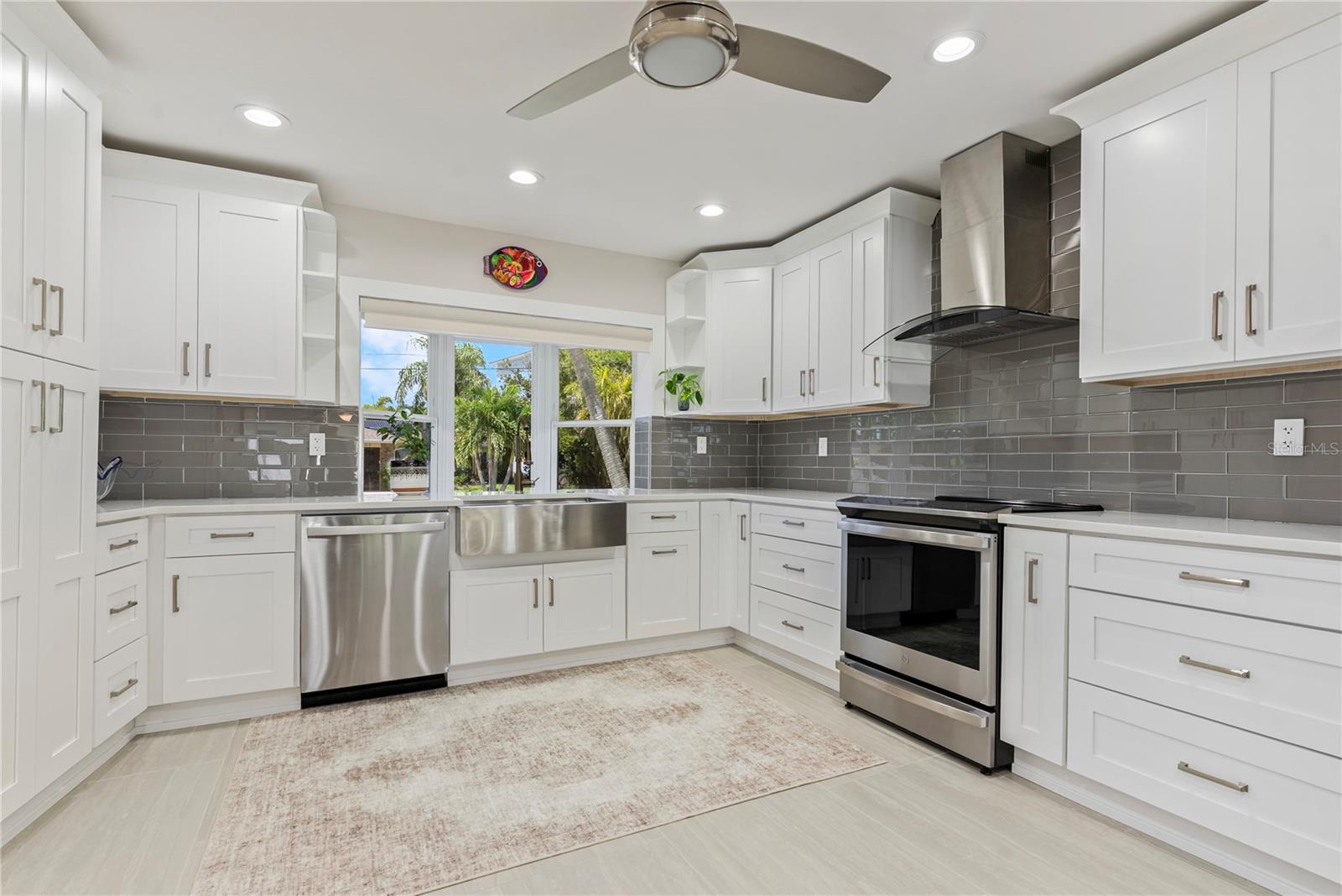 404 HARBOR DRIVE S, Indian Rocks Beach, FL 33785