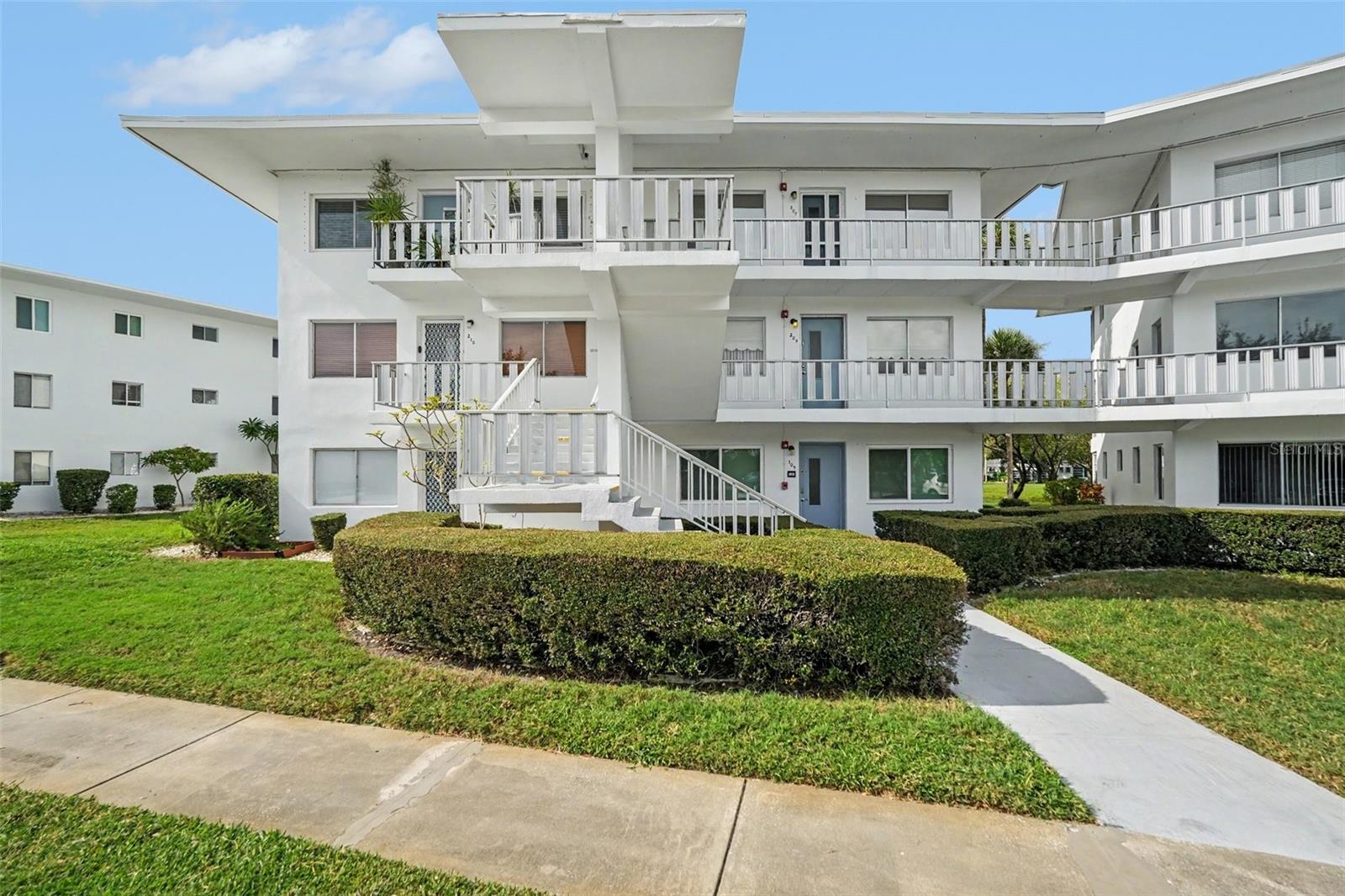 11201 80TH AVENUE, #209, Seminole, FL 33772