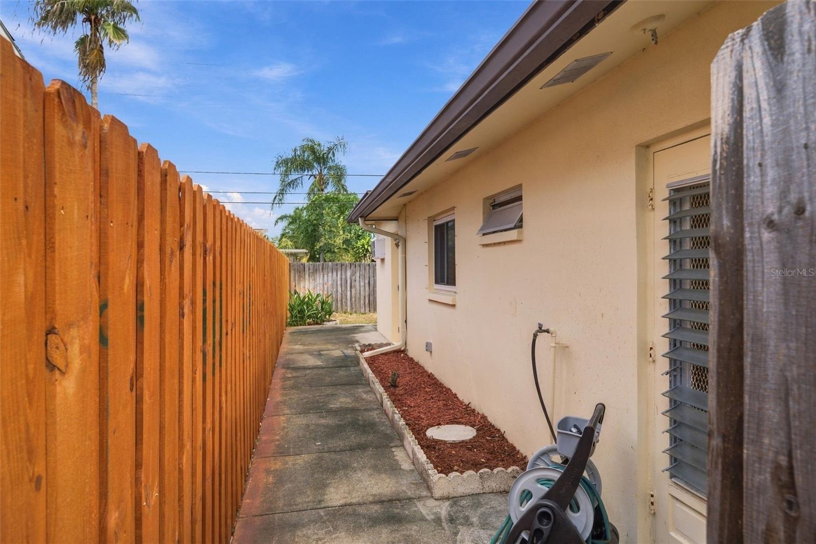 13823 WILDWOOD DRIVE, Largo, FL 33774
