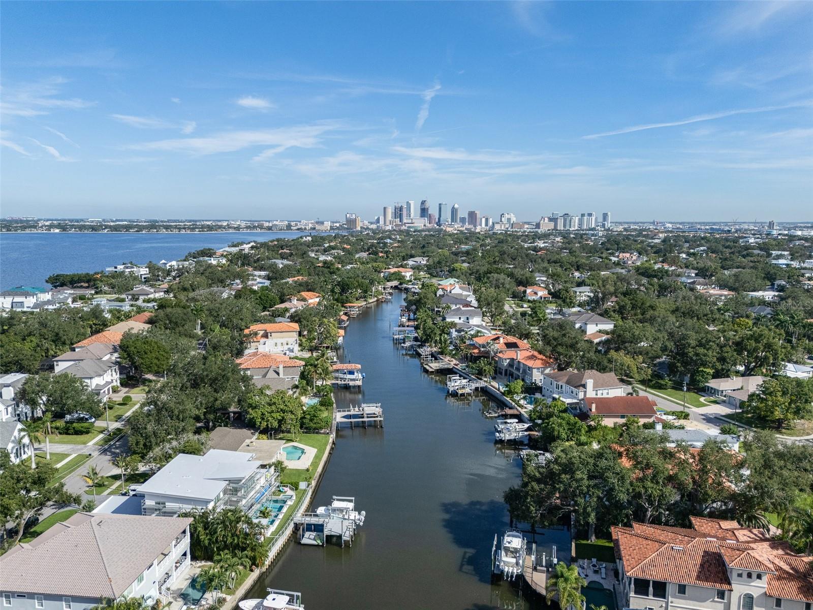 628 RIVIERA DRIVE, Tampa, FL 33606
