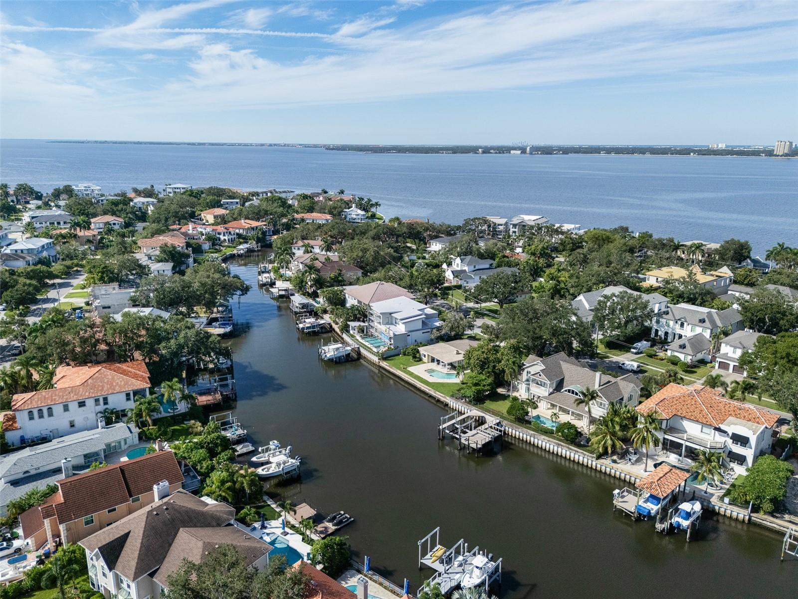 628 RIVIERA DRIVE, Tampa, FL 33606