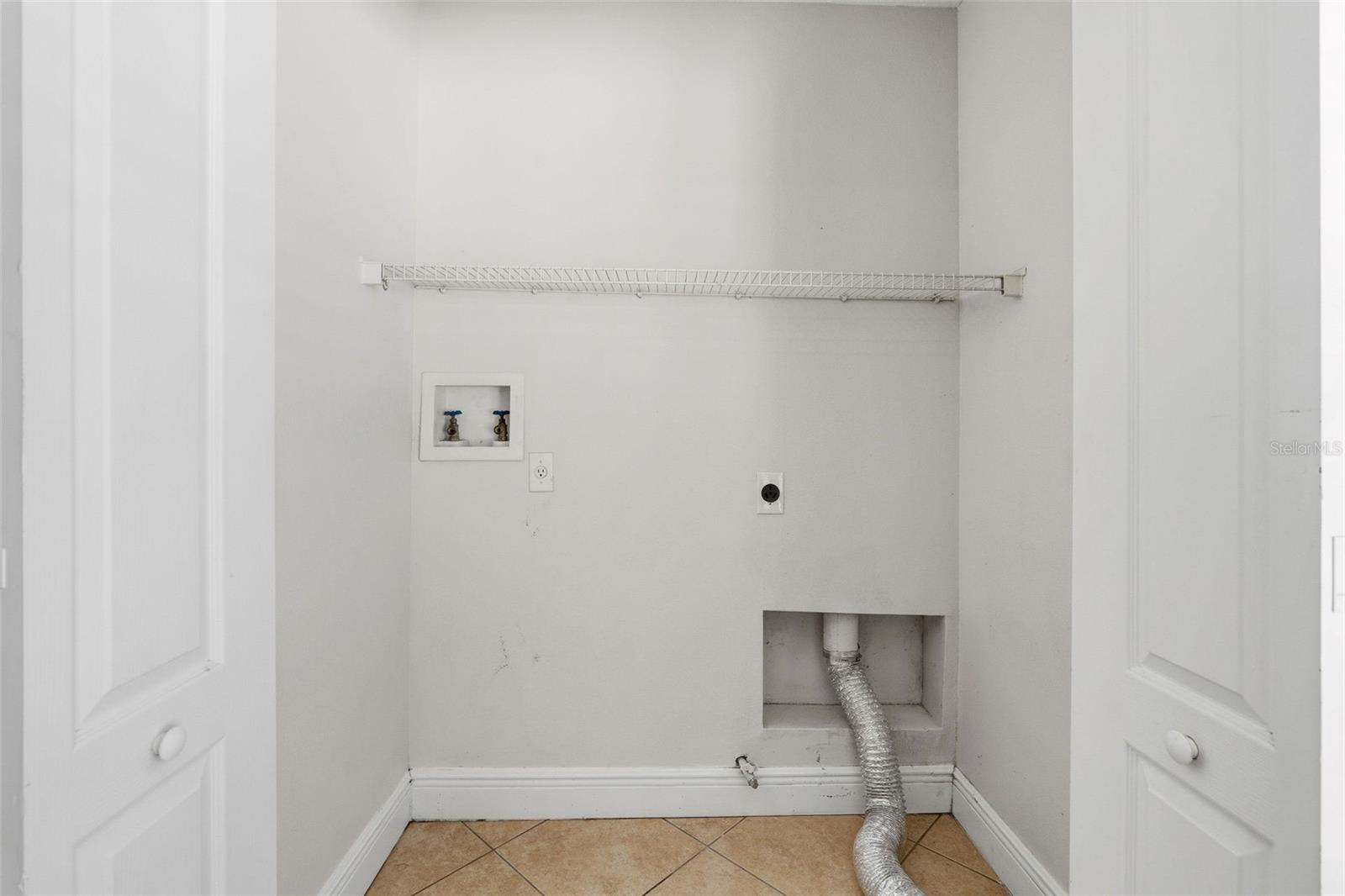 WASHER AND DRYER HOOKUP