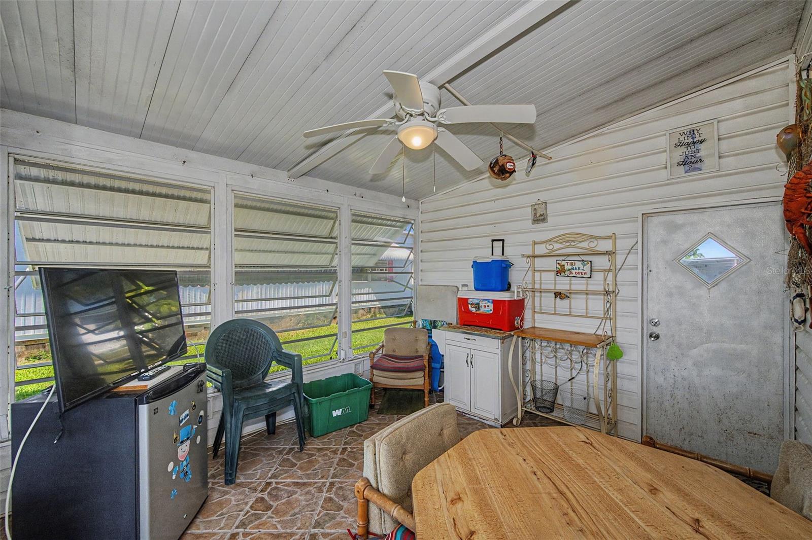 18 DRURY LANE, Tarpon Springs, FL 34689