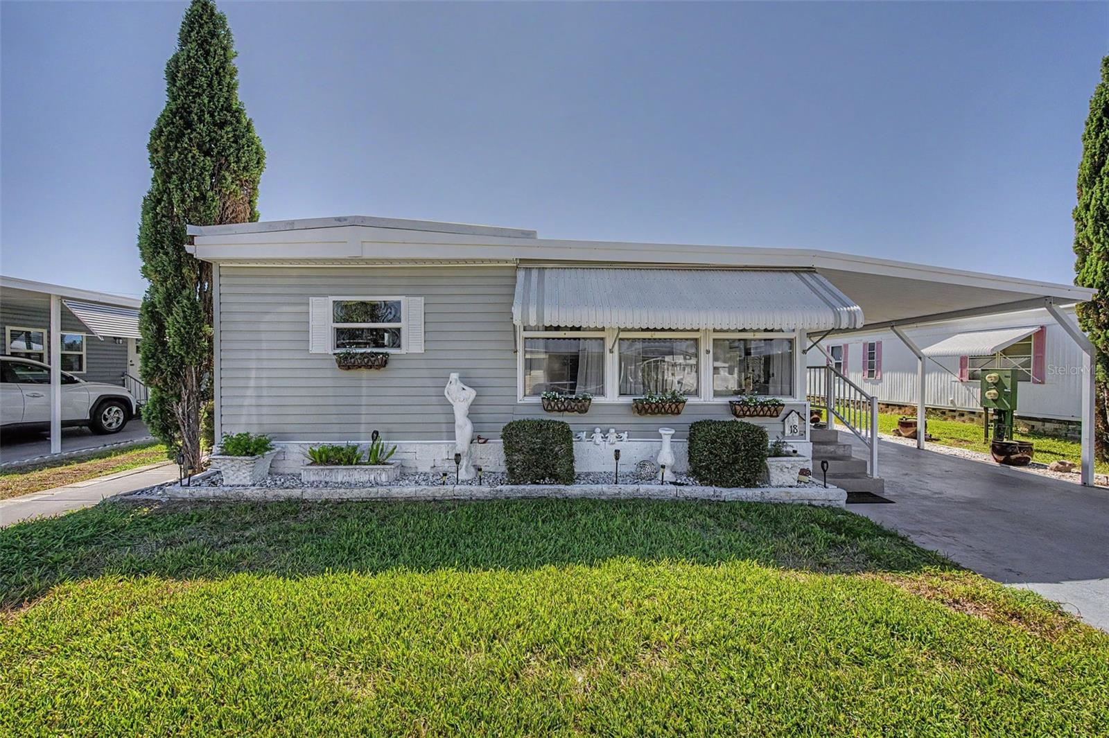 18 DRURY LANE, Tarpon Springs, FL 34689