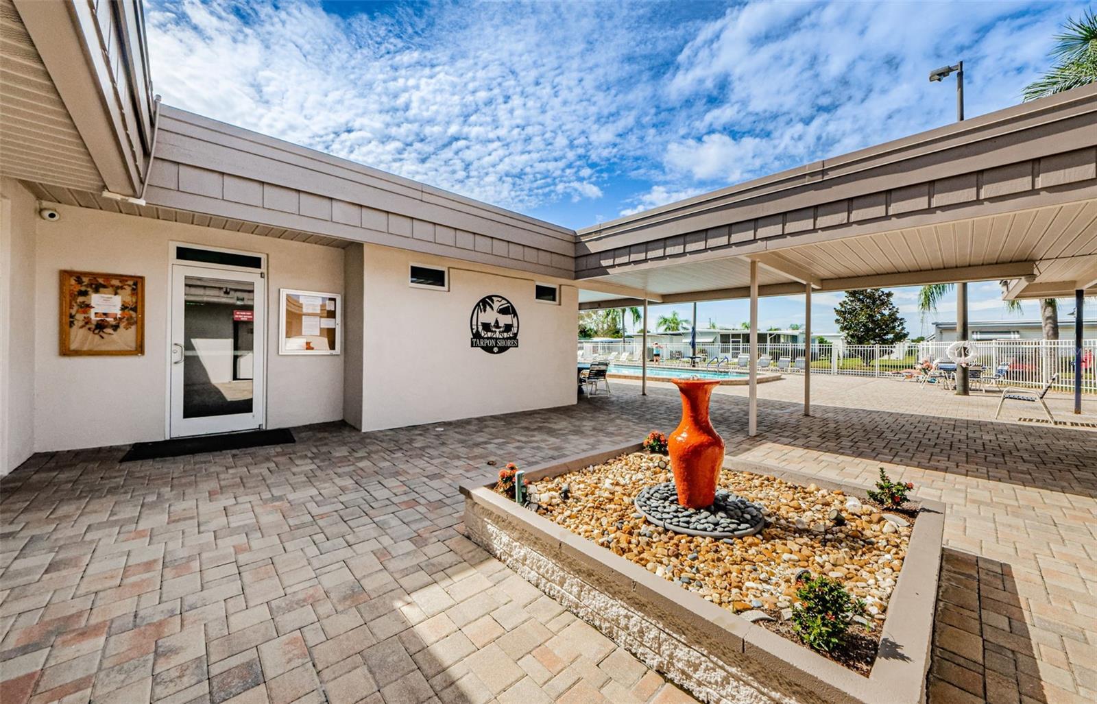 18 DRURY LANE, Tarpon Springs, FL 34689
