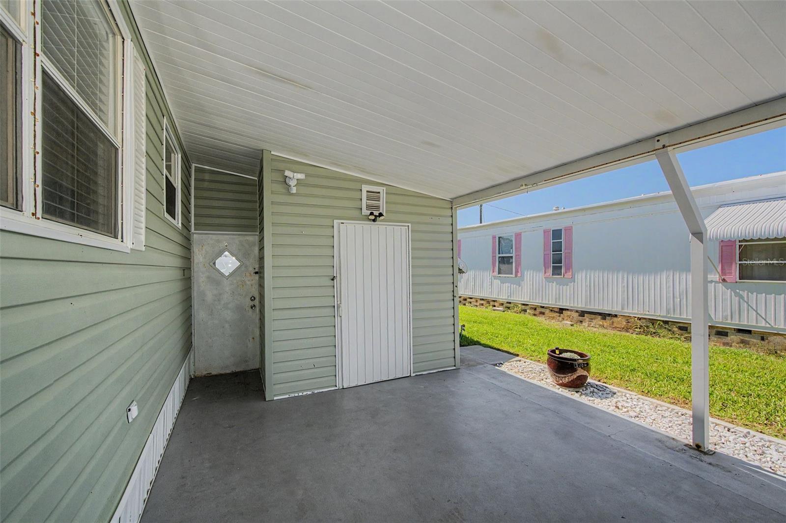 18 DRURY LANE, Tarpon Springs, FL 34689