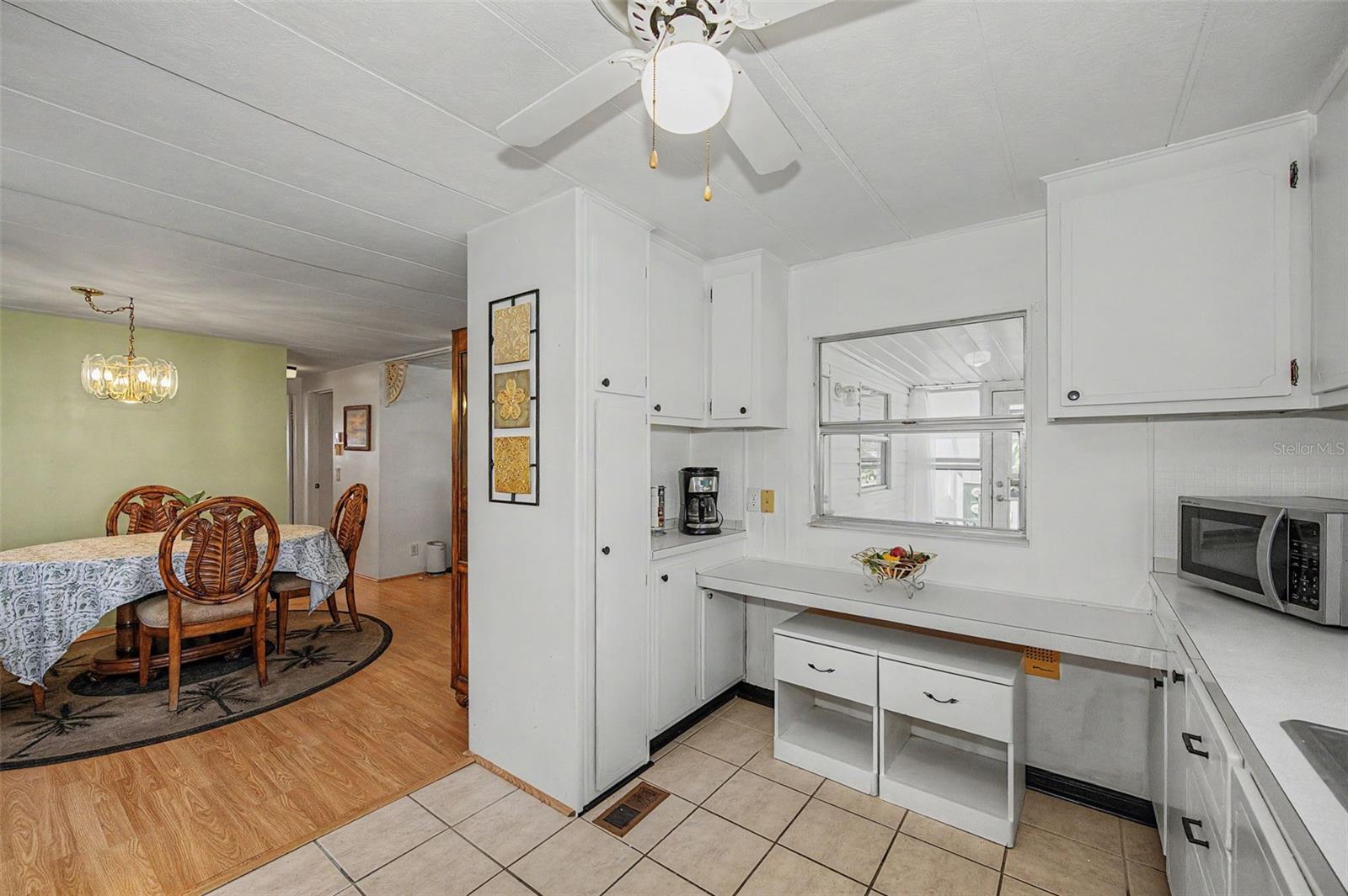 18 DRURY LANE, Tarpon Springs, FL 34689
