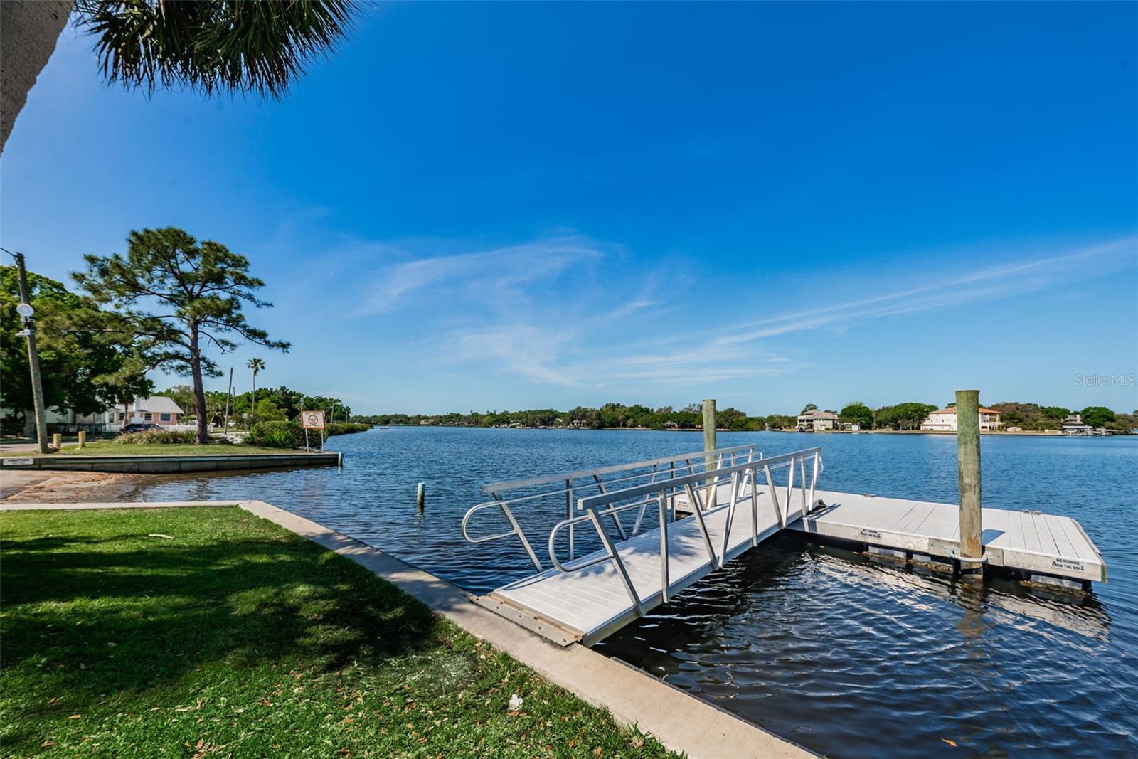 18 DRURY LANE, Tarpon Springs, FL 34689