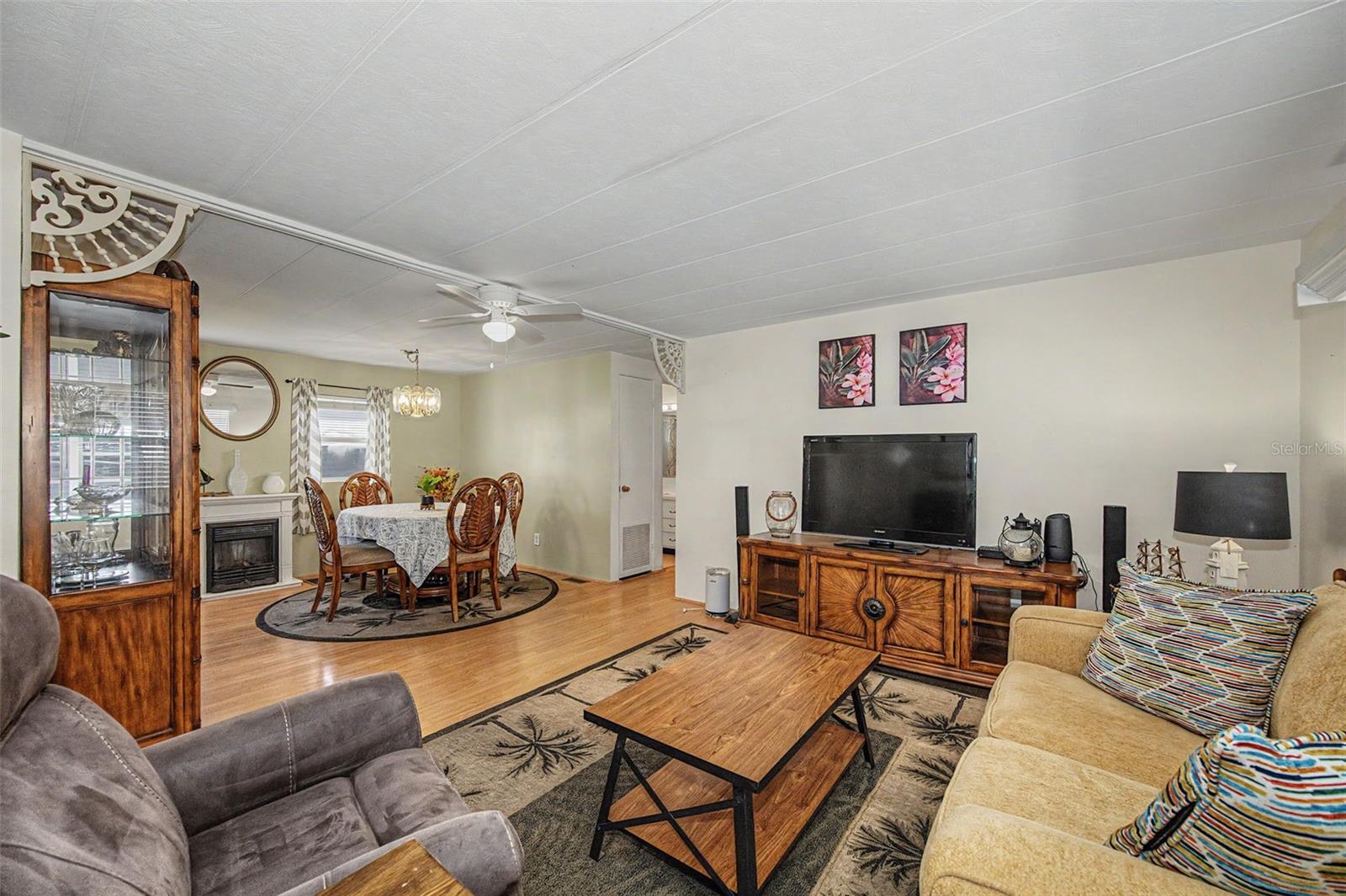 18 DRURY LANE, Tarpon Springs, FL 34689