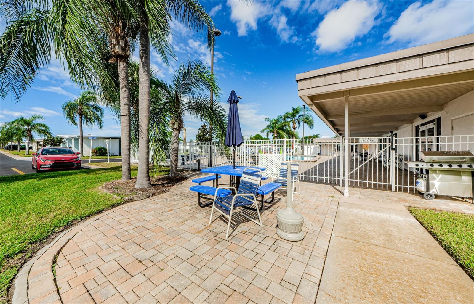 18 DRURY LANE, Tarpon Springs, FL 34689