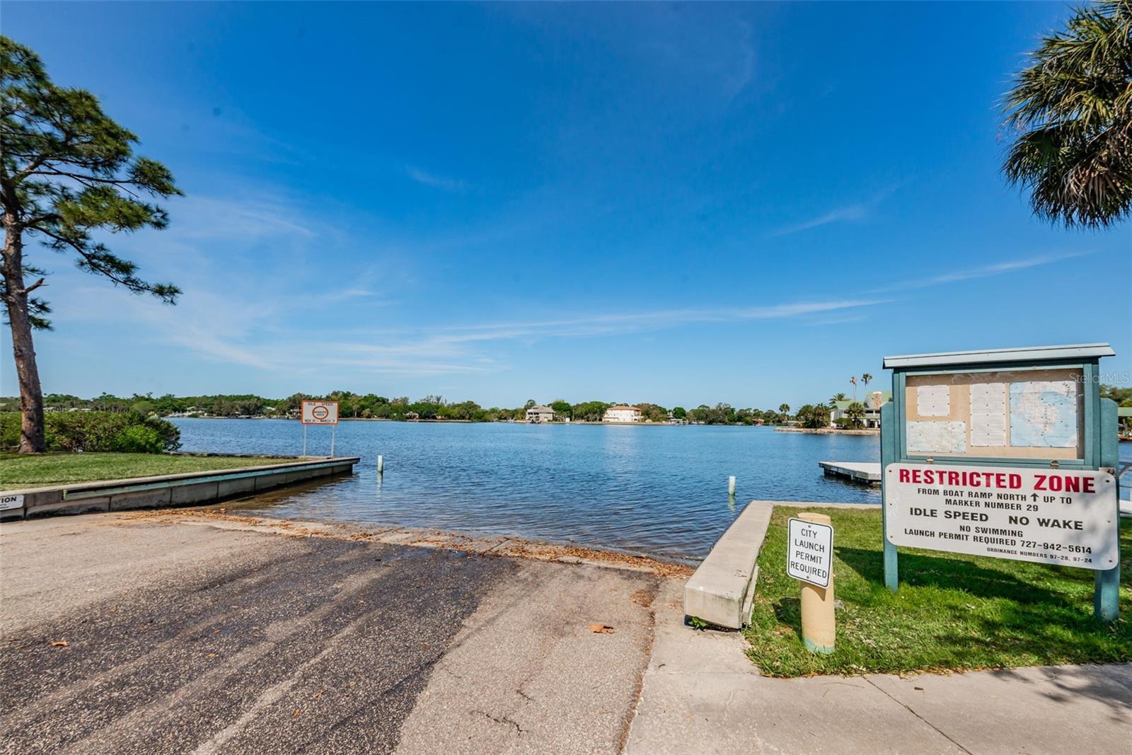 18 DRURY LANE, Tarpon Springs, FL 34689