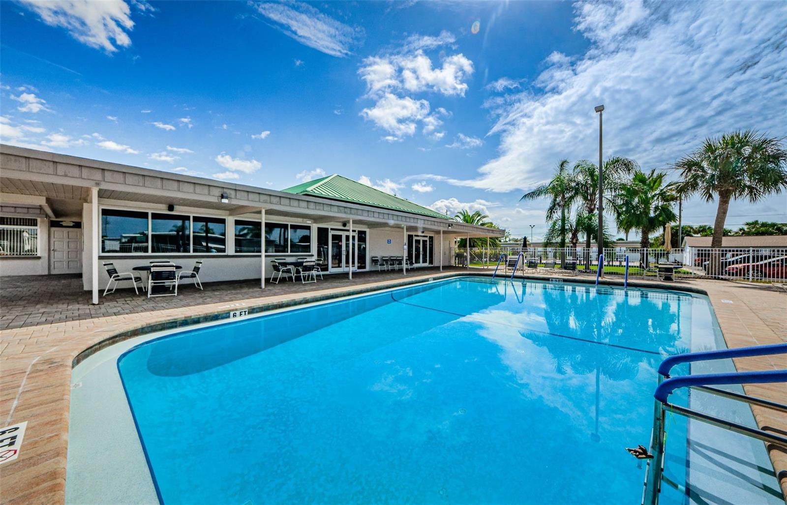 18 DRURY LANE, Tarpon Springs, FL 34689