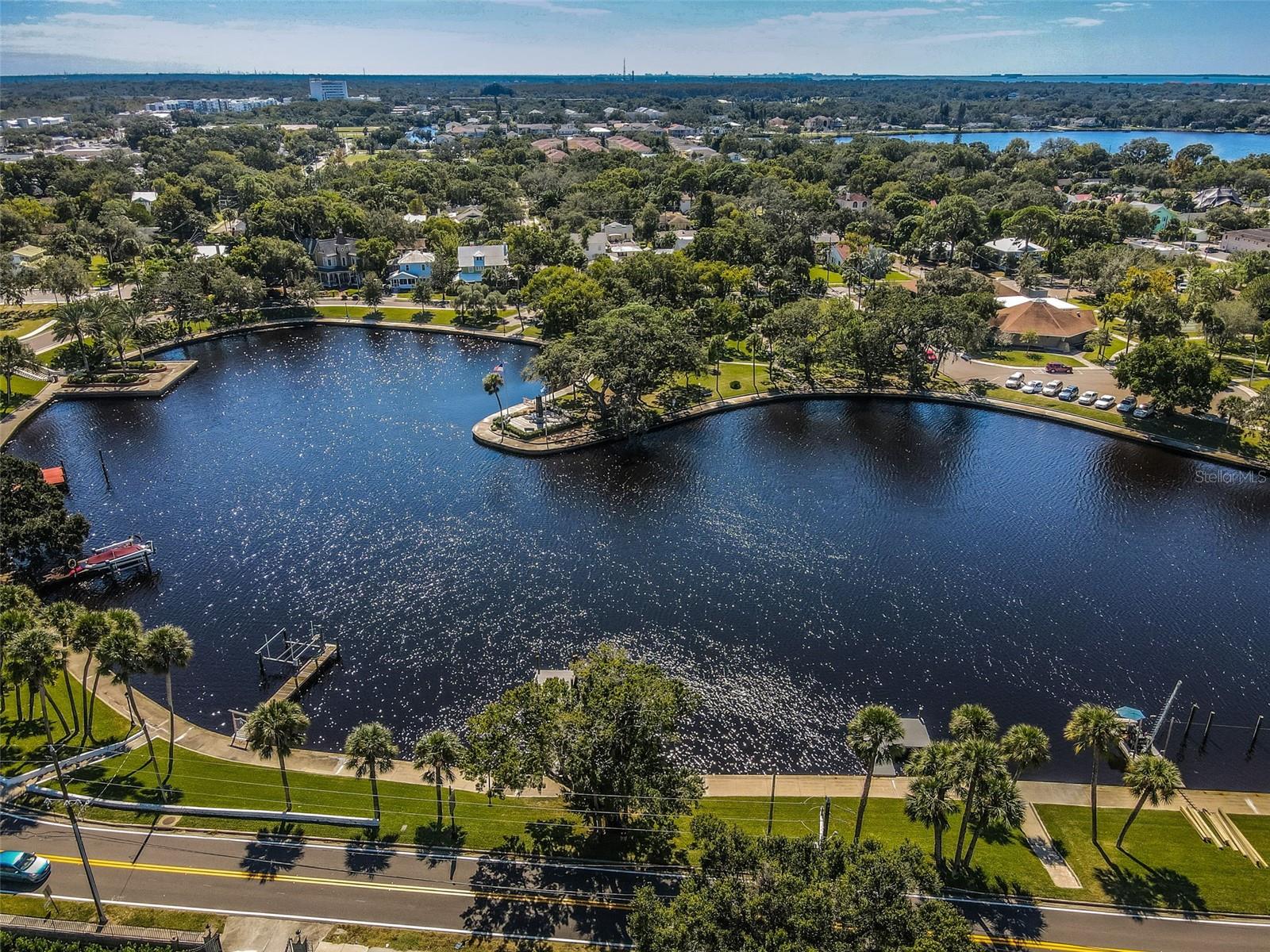 18 DRURY LANE, Tarpon Springs, FL 34689