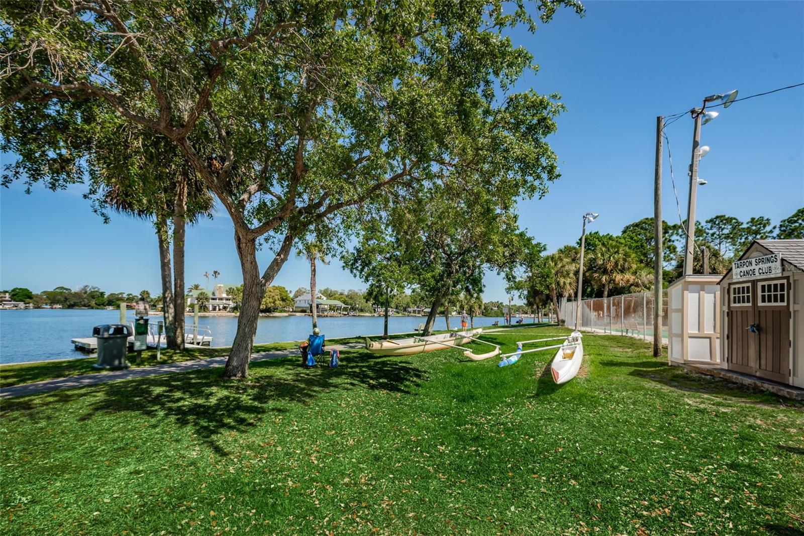 18 DRURY LANE, Tarpon Springs, FL 34689