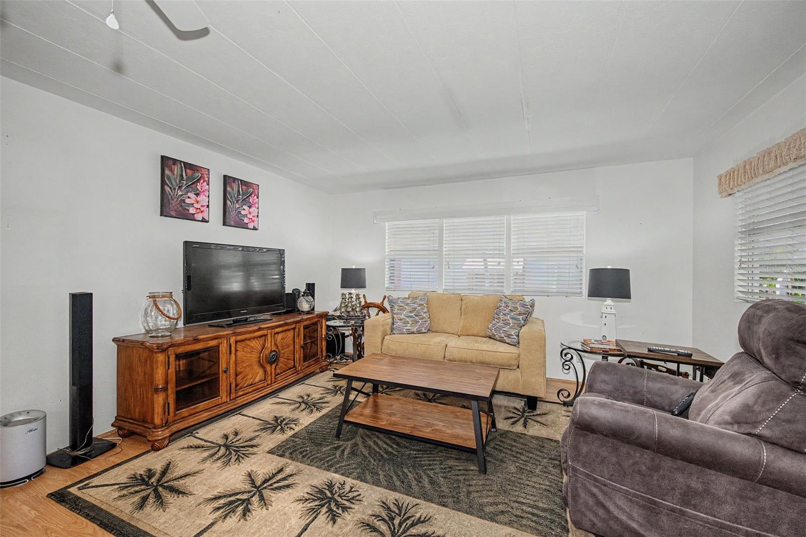 18 DRURY LANE, Tarpon Springs, FL 34689