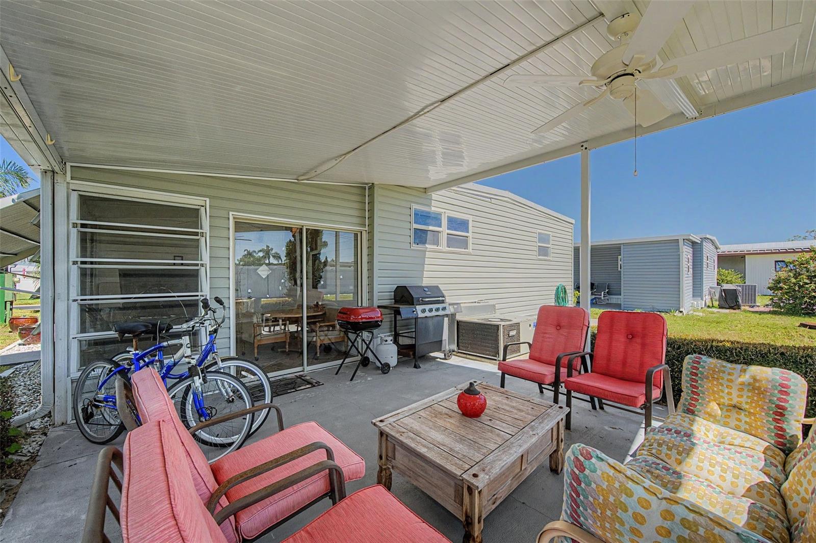 18 DRURY LANE, Tarpon Springs, FL 34689