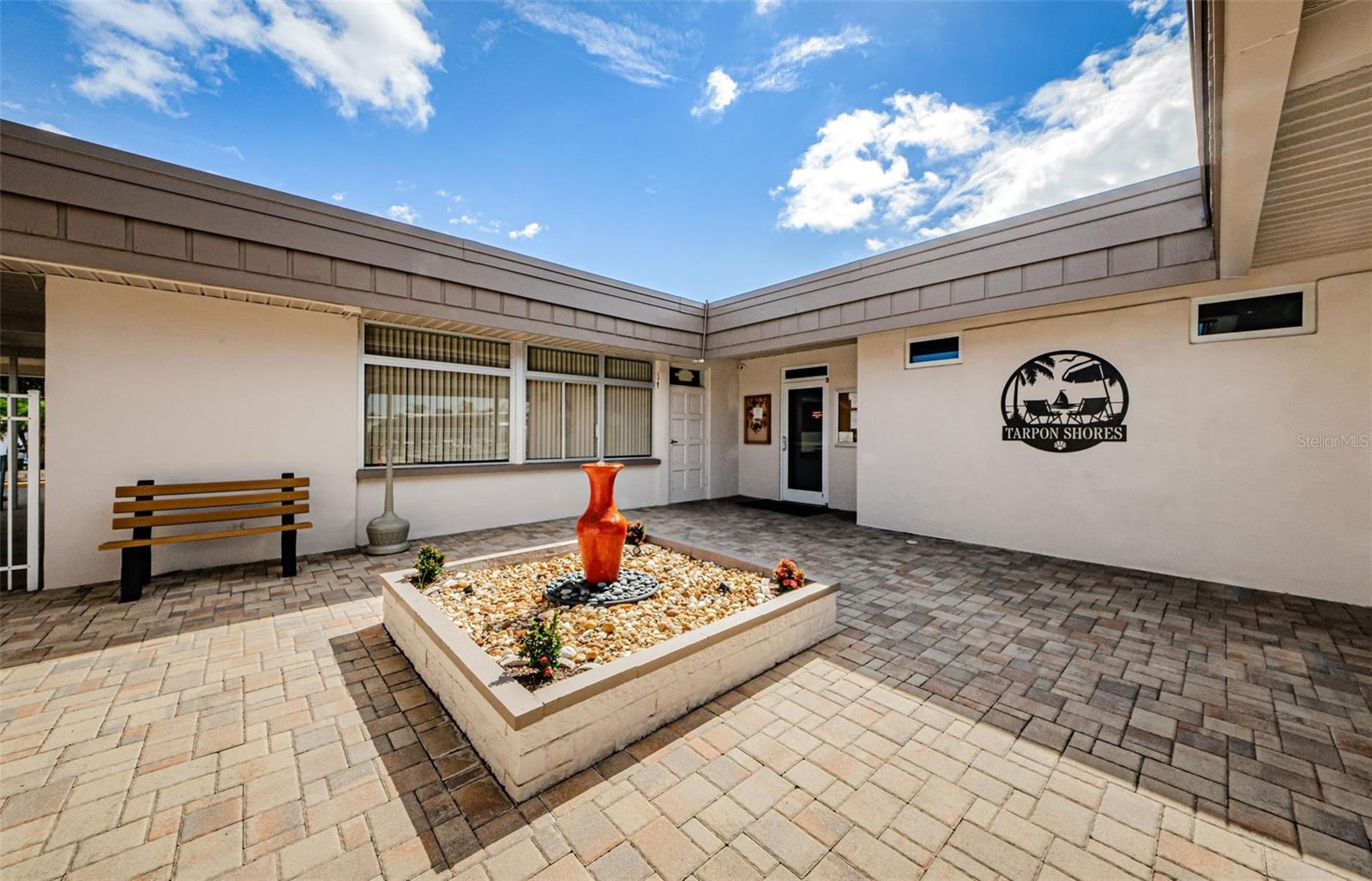 18 DRURY LANE, Tarpon Springs, FL 34689