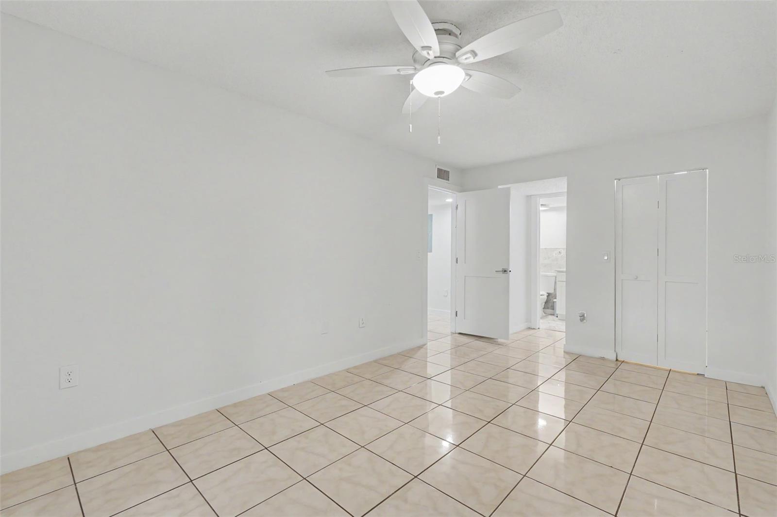 4805 ALT 19, #114, Palm Harbor, FL 34683