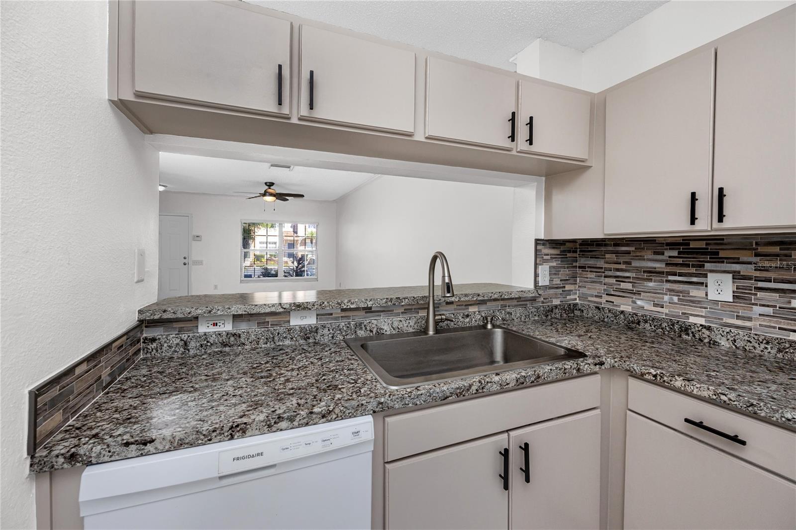 Kitchen  -6229 Bayside Key Dr, Tampa, FL 33615