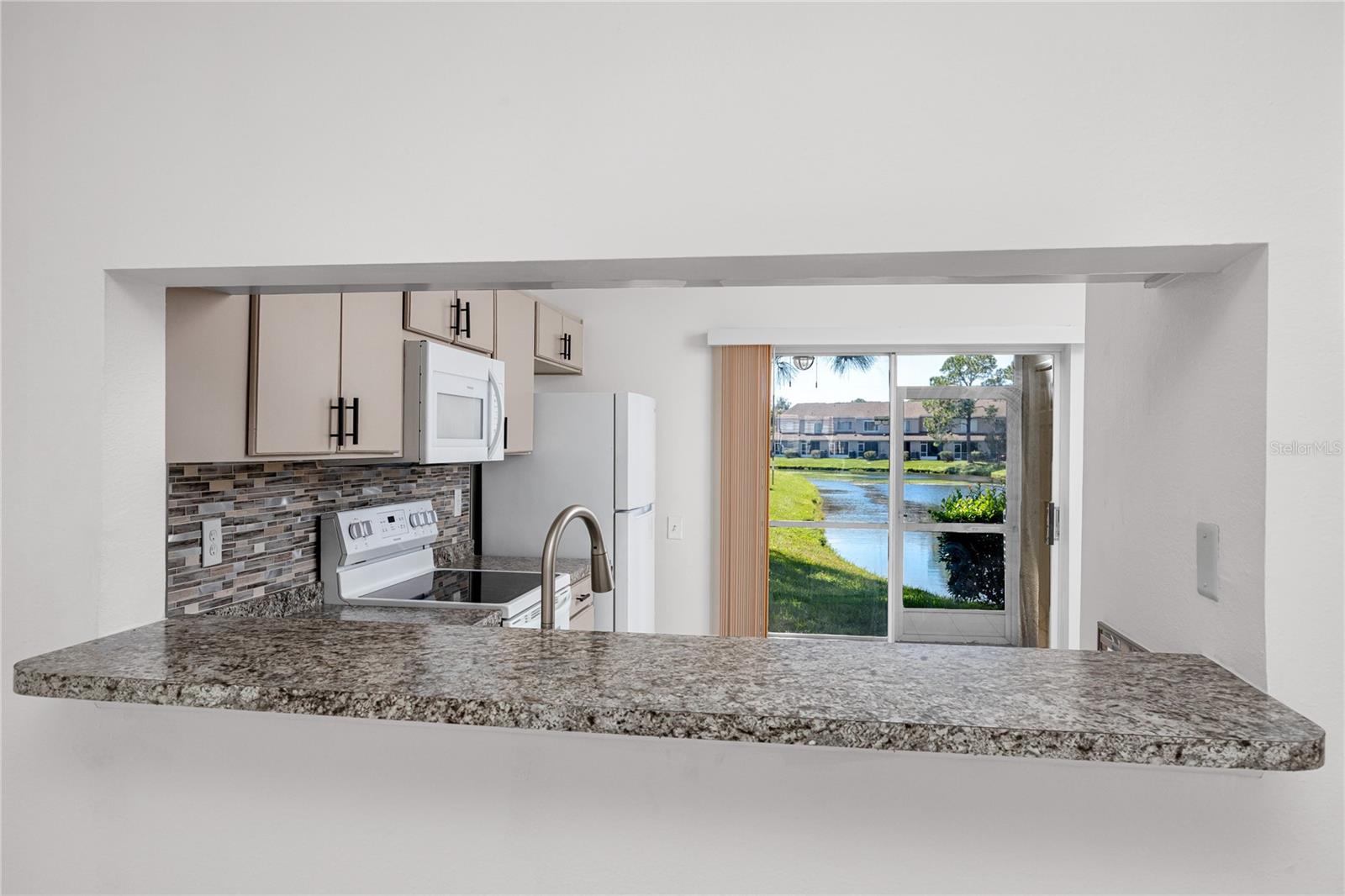 Breakfast Bar -6229 Bayside Key Dr, Tampa, FL 33615