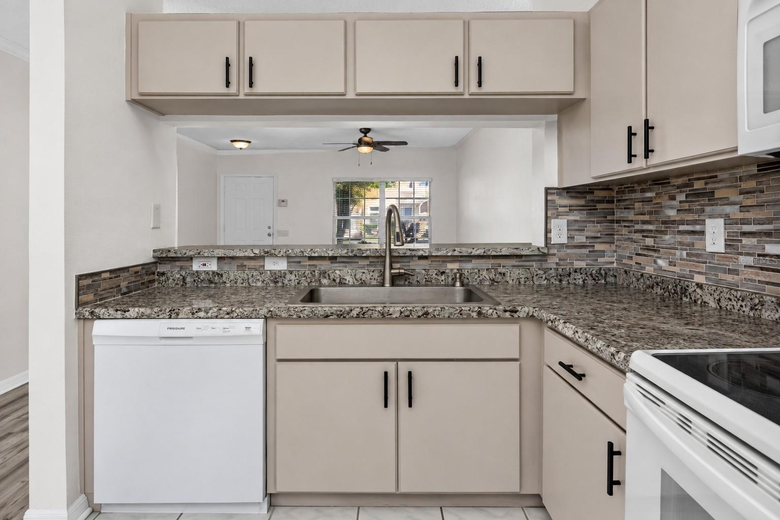 Kitchen  -6229 Bayside Key Dr, Tampa, FL 33615