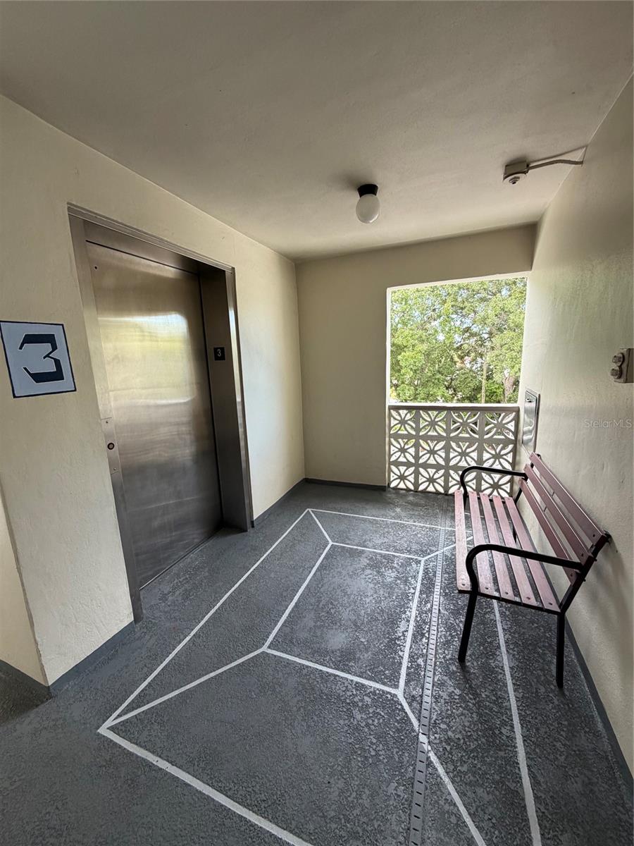 1524 LAKEVIEW ROAD, #304, Clearwater, FL 33756