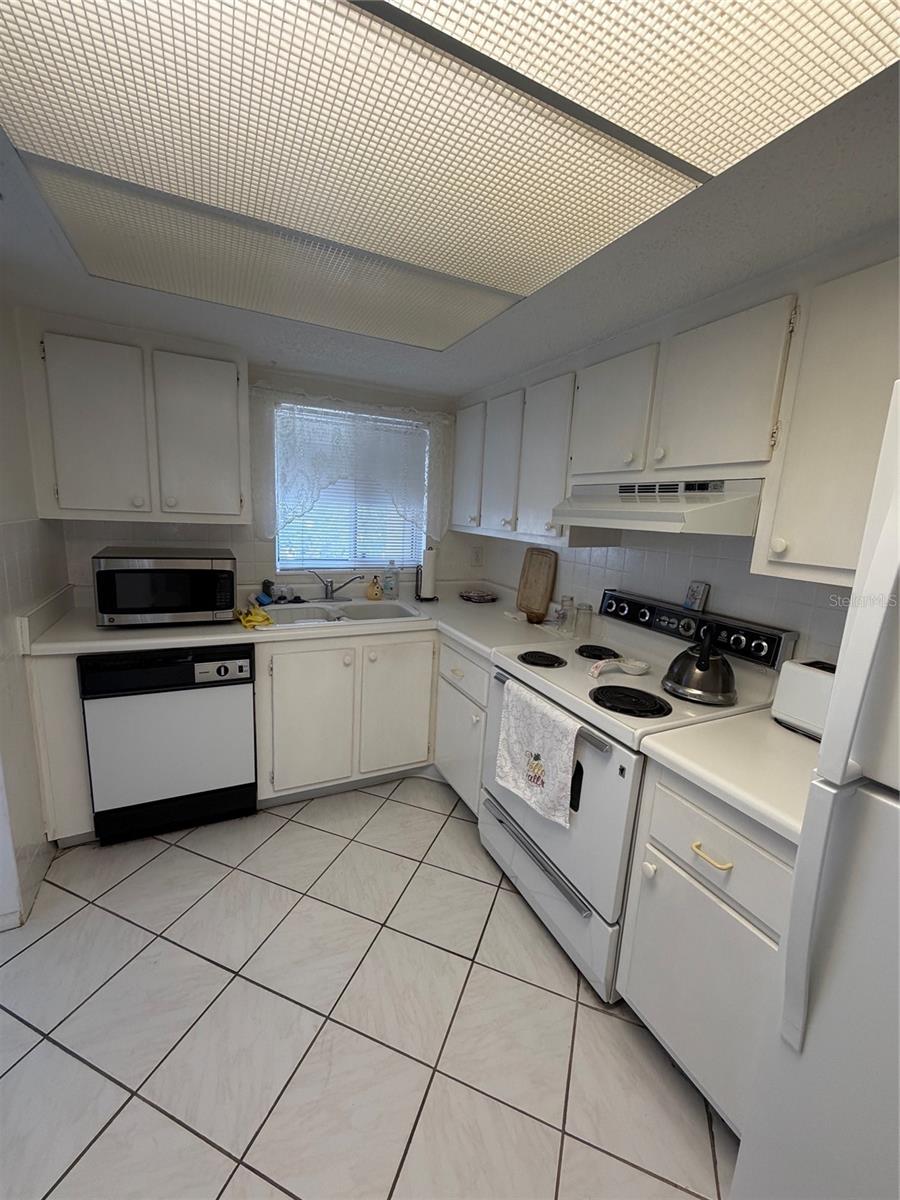 1524 LAKEVIEW ROAD, #304, Clearwater, FL 33756