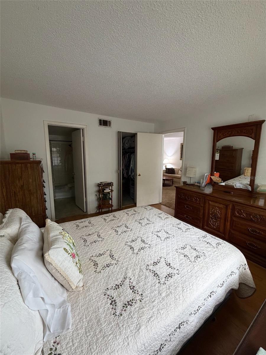 1524 LAKEVIEW ROAD, #304, Clearwater, FL 33756