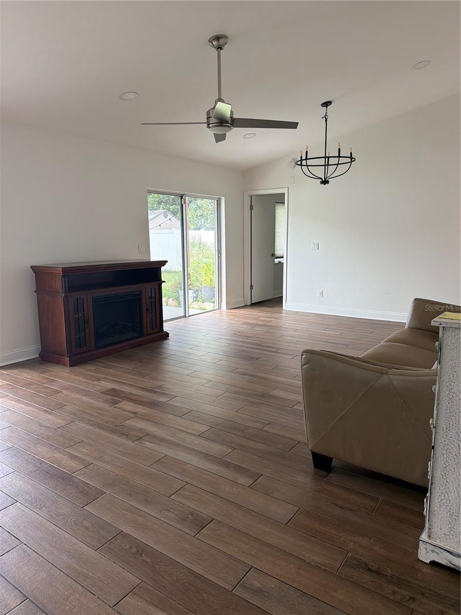 11012 ASHBOURNE CIRCLE, Tampa, FL 33624